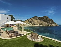 Magnificent Villa With sea Views