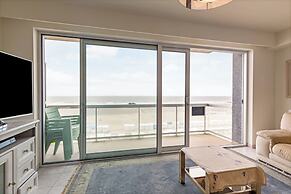 Apartment in Blankenberge With Terrace