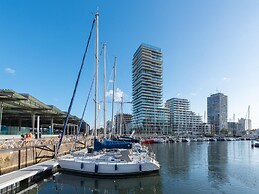 Central Apartment in Ostend Near Beach