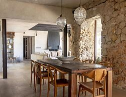 Lavish Villa Overlooking Es Vedra