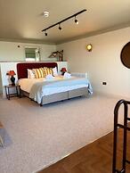 The London And Paris Hotel