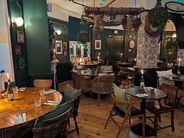 The London And Paris Hotel