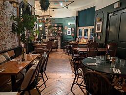 The London And Paris Hotel