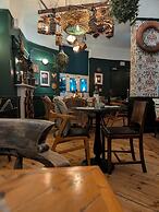 The London And Paris Hotel