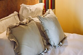 The London And Paris Hotel