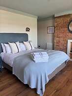 The London And Paris Hotel