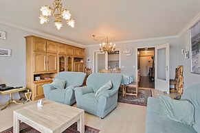 Apartment With 2 Rooms and Terrace