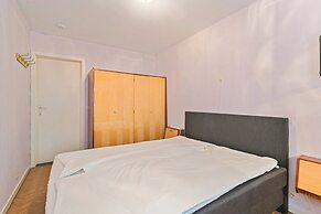 Apartment With 2 Rooms and Terrace