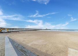 Flat in Blankenberge With Harbour Views