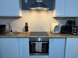 Pine Studio Apartment- Your Own Quiet Space!