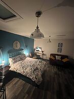 Pine Studio Apartment- Your Own Quiet Space!