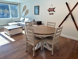 Beautiful Renovated 1br Lakeside Condo 1 Bedroom Condo