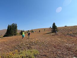 Lakeside, Spacious, Modern 2br - Sleeps Up To 8 2 Bedroom Condo