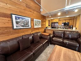 Lakeside, Spacious, Modern 2br - Sleeps Up To 8 2 Bedroom Condo