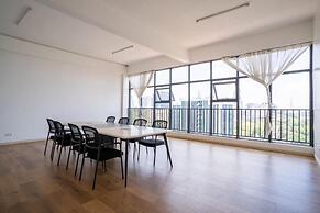 Lux Suites Laurel Hill Suites