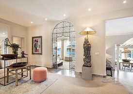 Sea-view Villa Near Port