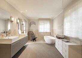 Sea-view Villa Near Port