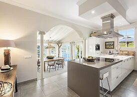 Sea-view Villa Near Port