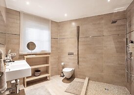 Sea-view Villa Near Port