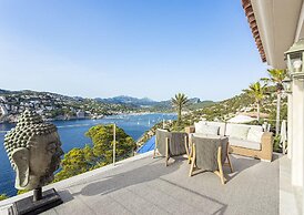 Sea-view Villa Near Port