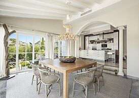 Sea-view Villa Near Port