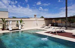 Villa With Salt Water Pool