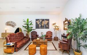 Villa With Salt Water Pool