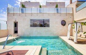 Villa With Salt Water Pool
