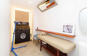 Villa With Salt Water Pool