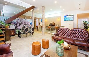 Villa With Salt Water Pool