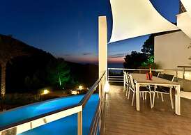 Appealing Villa With Private Terrace