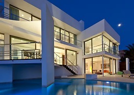 Appealing Villa With Private Terrace