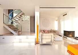 Appealing Villa With Private Terrace