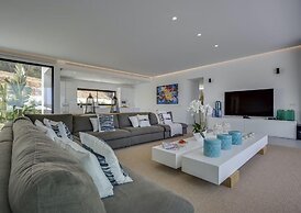 Sleek Villa With Nice Terrace