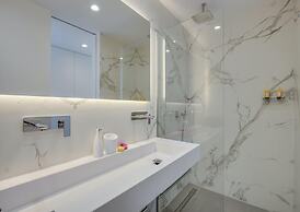 Sleek Villa With Nice Terrace