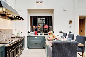 Paris Green House Residence