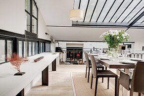 Paris Green House Residence