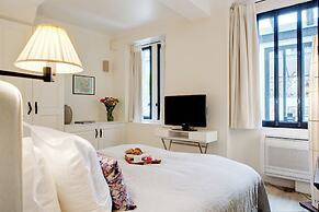 Paris Green House Residence