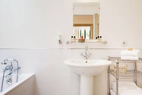 Paris Green House Residence