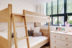 Paris Green House Residence