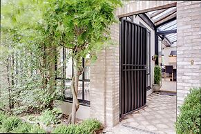 Paris Green House Residence