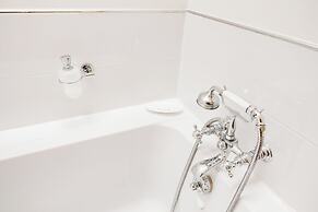 Paris Green House Residence