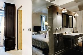 Paris Green House Residence