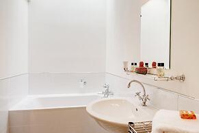 Paris Green House Residence