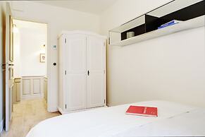 Paris Green House Residence