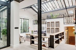 Paris Green House Residence