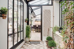 Paris Green House Residence