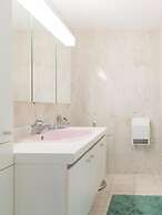 Apartment With sea View Near Raversijde