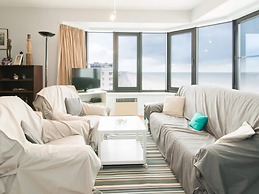 Apartment With sea View Near Raversijde
