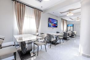Capital 11 Hotel